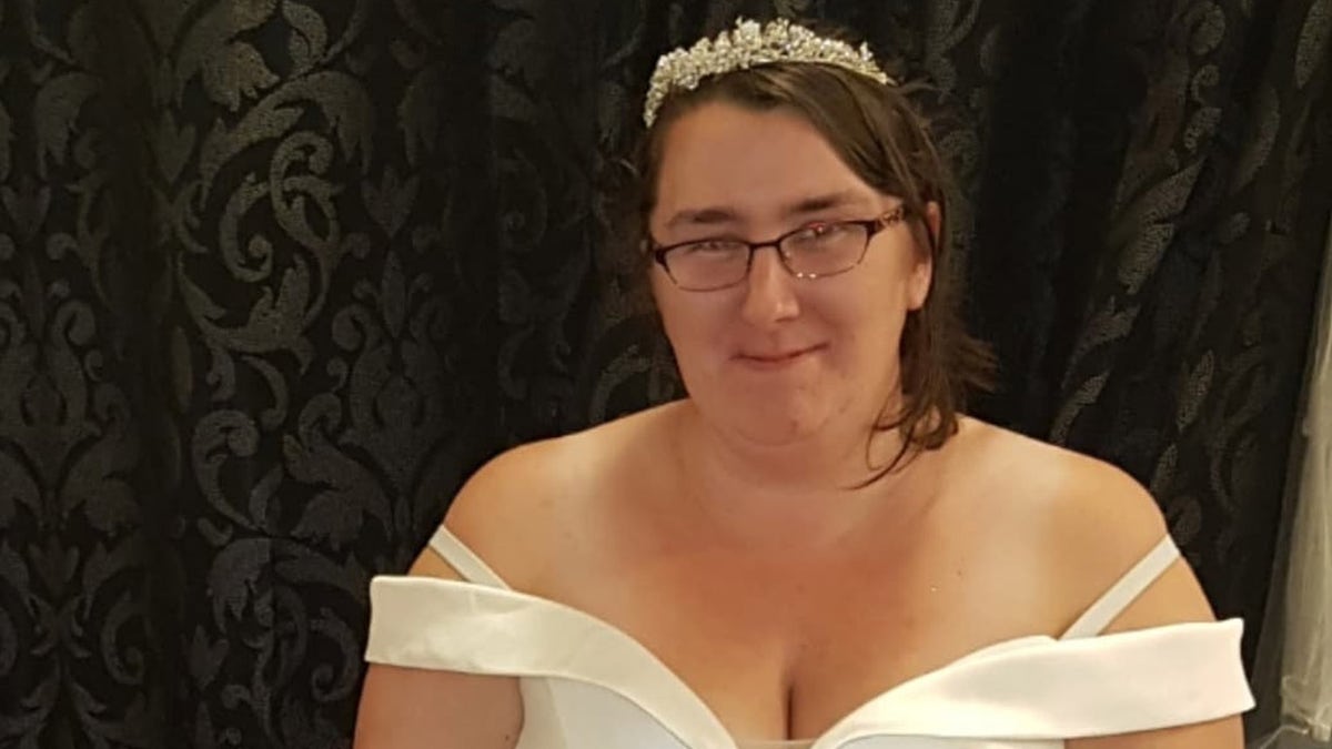 The hard work soon paid off, and Dolan lost 50 pounds by the time she married fiancé Colin in August 2020. The newlywed said she was thrilled to feel like a "princess" in her white gown.