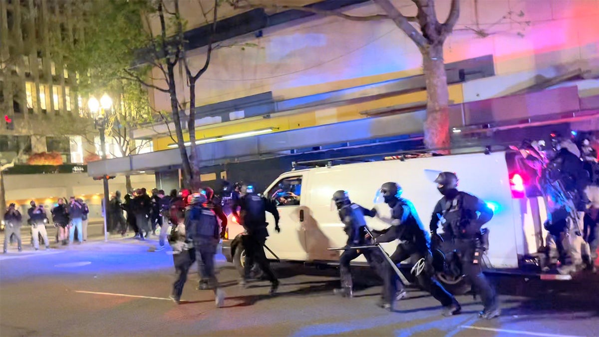 Portland's Police Riot Squad Resigns After Officer Indicted Over ...