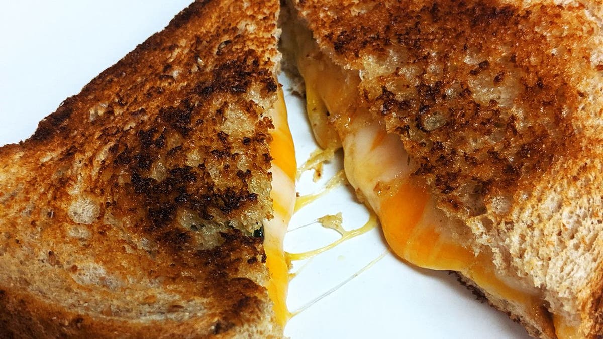 Kraft Singles has created a limited-edition home fragrance that smells like grilled cheese. (iStock)