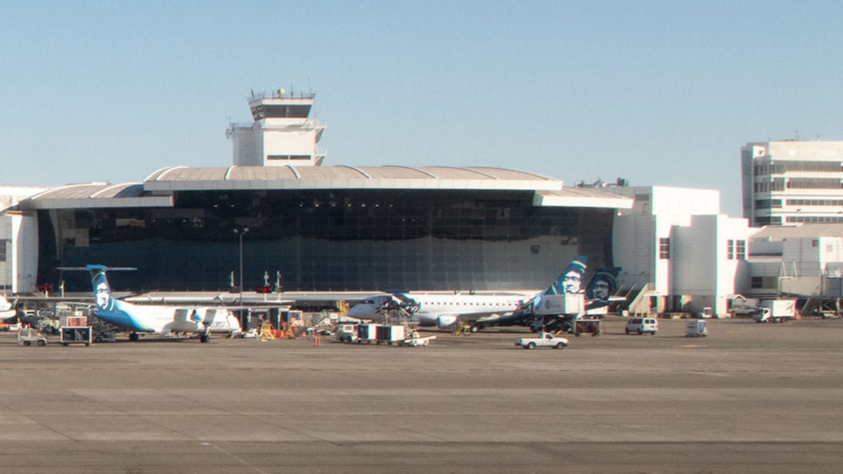 Seattle Tacoma International Airport: Central Terminal