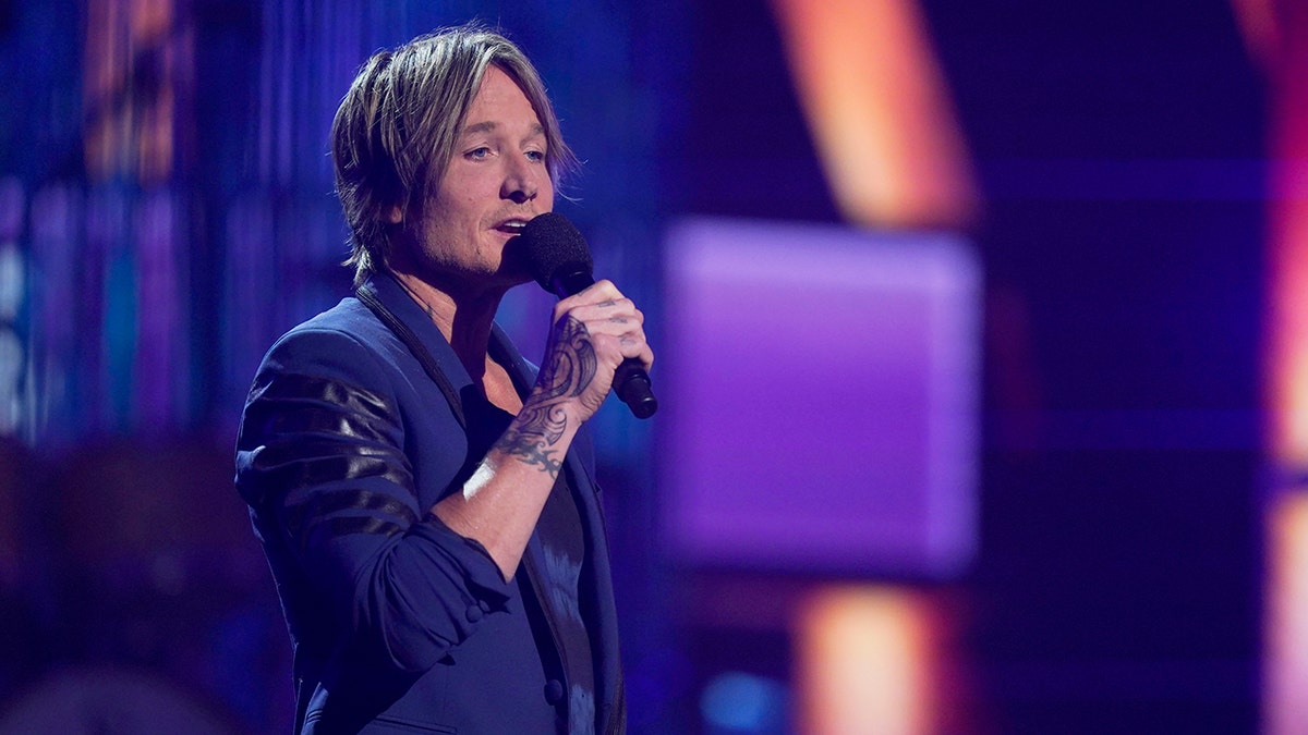 Celebrity  Entertainment  Shirtless Keith Urban Shows Off His Tattoos in  Hawaii  POPSUGAR Celebrity Photo 12