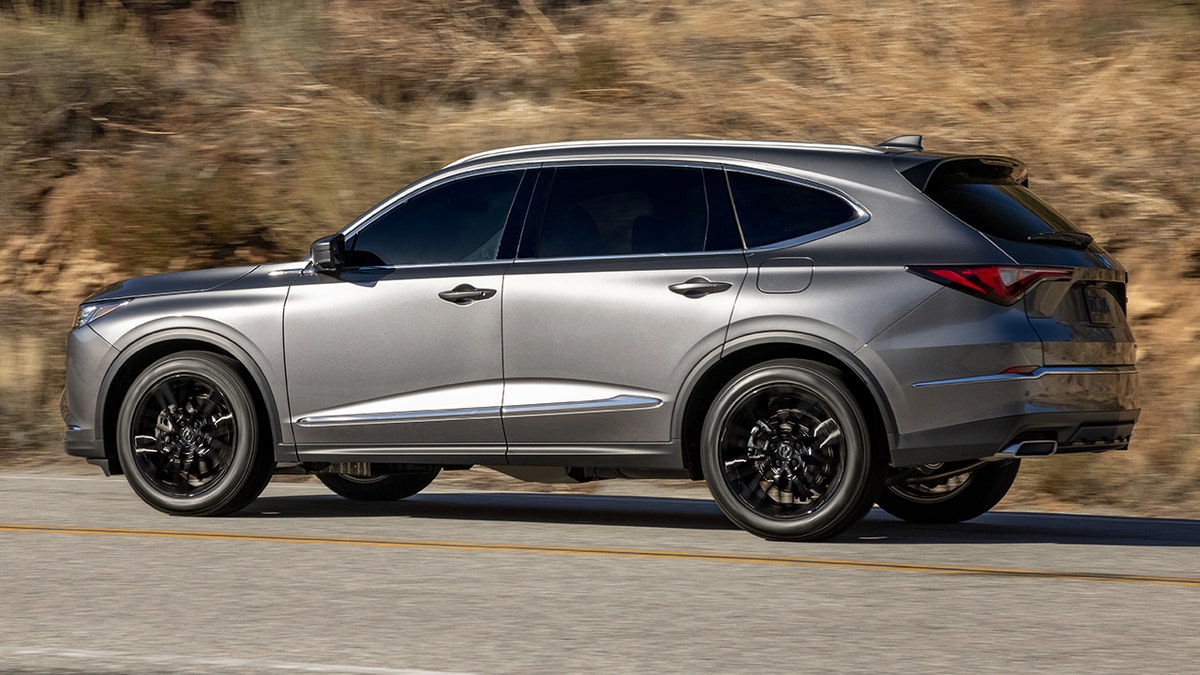 2022 MDX Advance
