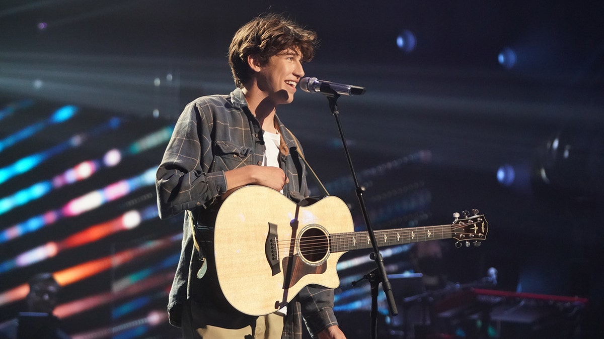 Wyatt Pike performs on "American Idol."