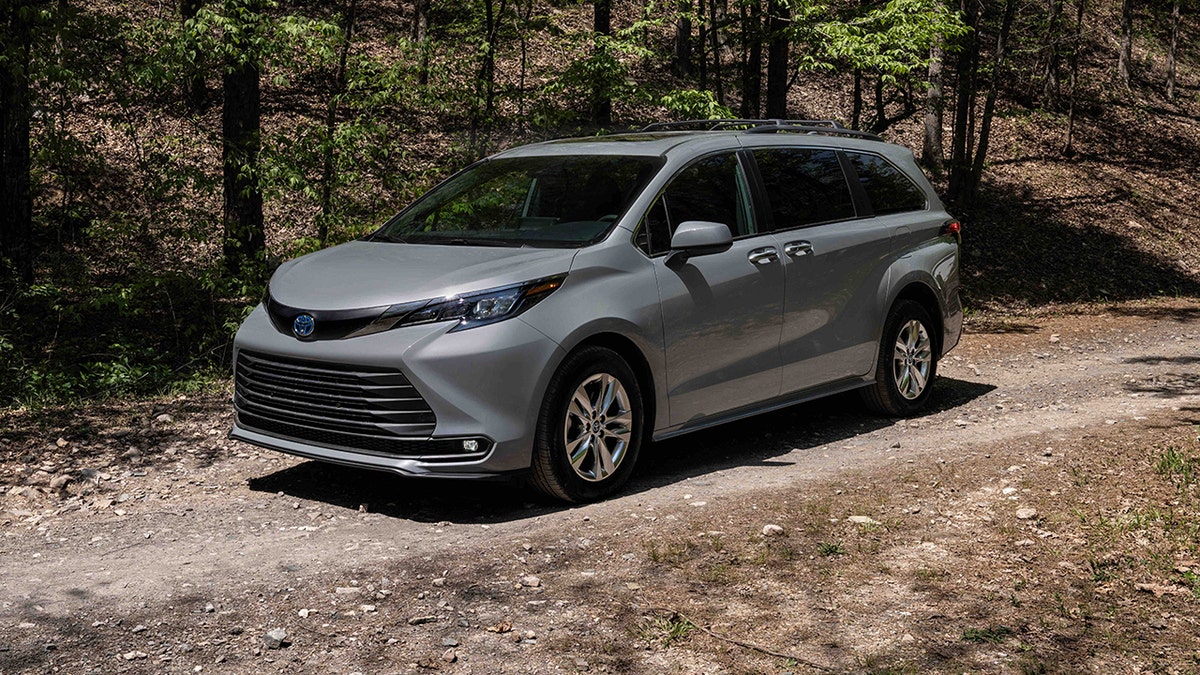 Silver sales toyota minivan