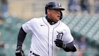 Cabrera homers off Bieber in snow, Tigers beat Indians 3-2