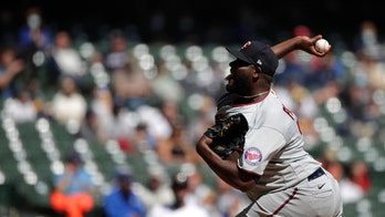 Sanó, Twins beat Brewers 8-2 to win season-opening series