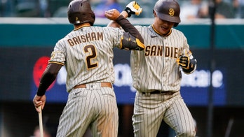 Padres follow up 1st no-no with 7-4 victory over Rangers