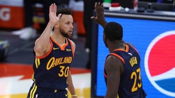 Stephen Curry scores 38 points, Warriors beat Rockets