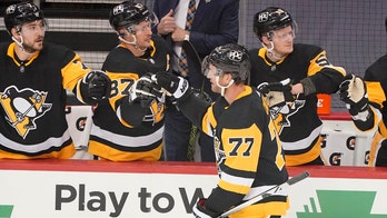 Carter scores first with Pittsburgh in 7-6 win over Devils