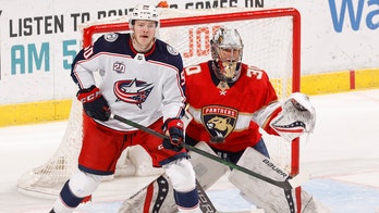 Bennett scores two goals, Knight makes 33 saves in NHL debut