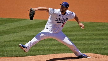 Kershaw dazzles Reds, Dodgers win 8-0 to snap 3-game skid