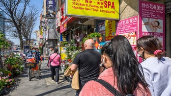 Woman covers Lyft, Uber rides to help Asian residents in New Yorkers get home safely