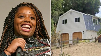 Shaun King lives lavishly in lakefront New Jersey home