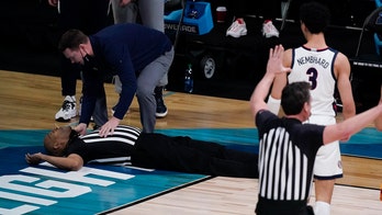 NCAA ref Bert Smith reveals what led to scary fall during men's tournament