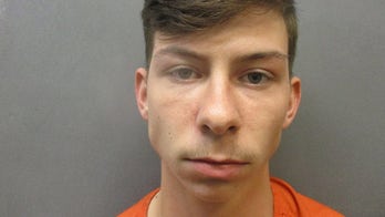 'American Idol' contestant Cecil Ray Baker arrested for burglary, accused of assaulting ex-girlfriend