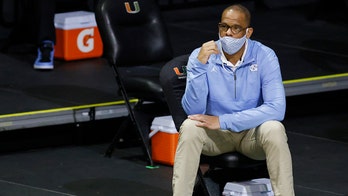 North Carolina hiring Hubert Davis as men's basketball coach, replacing Roy Williams