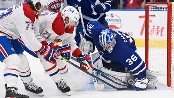 Campbell wins Toronto-record 10th straight, Maple Leafs roll