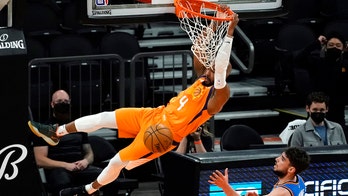 Suns lead by 30 after 1 quarter, cruise past Thunder 140-103