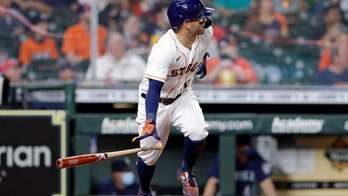 Altuve helps Astros beat Mariners 5-2 after COVID-19 bout