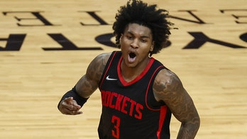 Porter scores 50, Rockets stun Bucks after Giannis exits