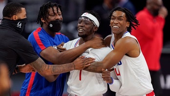Jackson's jumper gives Clippers 100-98 win over Pistons