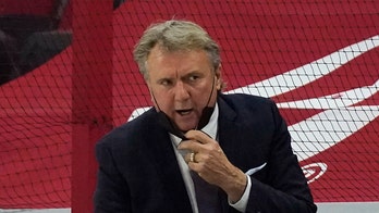 Stars coach Rick Bowness removed from game over COVID-19 protocols