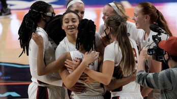 Stanford tops South Carolina 66-65 to reach title game
