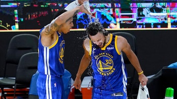 Curry scores 53 as Warriors beat Nuggets 116-107