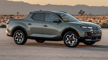 Hyundai Santa Cruz compact pickup revealed with clever covered bed