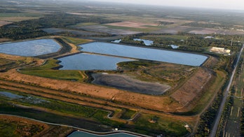 Florida sheriff evacuates hundreds of inmates amid potential plant collapse