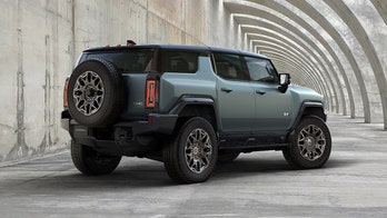 Electric 2024 GMC HUMMER EV SUV 'supertruck' revealed