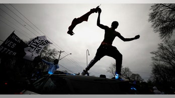 Protesters clash with police in Brooklyn Center, Minnesota