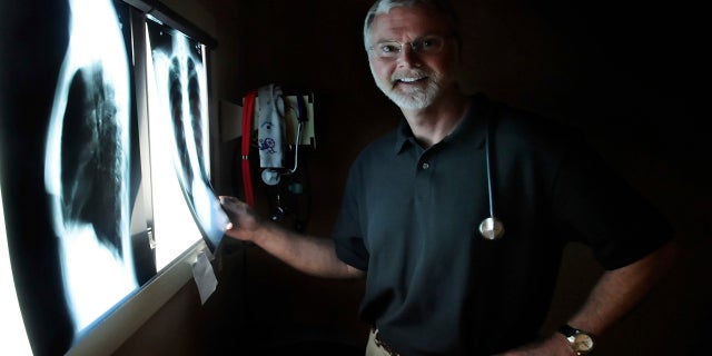 Lesslie was a prominent doctor in the Rock Hill, SC, gemeenskap.