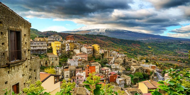 Castiglione di Sicilia has reportedly seen its population plunge through the last hundred years, from a bustling 14,000 people in the early 20th century to a slim 3,000 today.