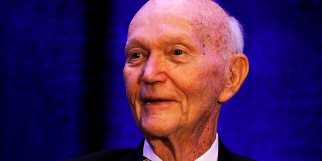 Der Apollo 11-Astronaut Michael Collins spricht bei einer Podiumsdiskussion zum 50. Jahrestag des Starts am 16. Juli 2019 in Cocoa Beach, Florida, USA. REUTERS / Joe Skipper