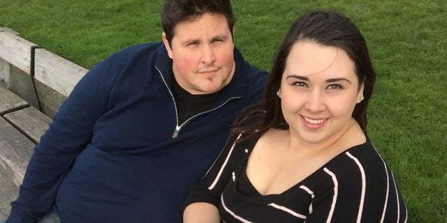 Raquel and Dustin Hal before their 432-pound weight loss.