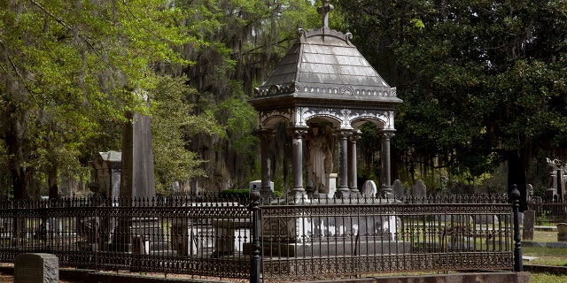 Le monument manquant est une chaise en pierre qui a été volée au cimetière Old Live Oak à Selma, en Alabama, le mois dernier.  (Carol M. Highsmith / Buyenlarge / Getty Images)