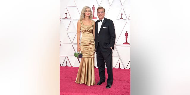 Check spelling or type a new query. Paulina Porizkova Aaron Sorkin - Paulina Porizkova jokes she was a 'female Oscar' for ...