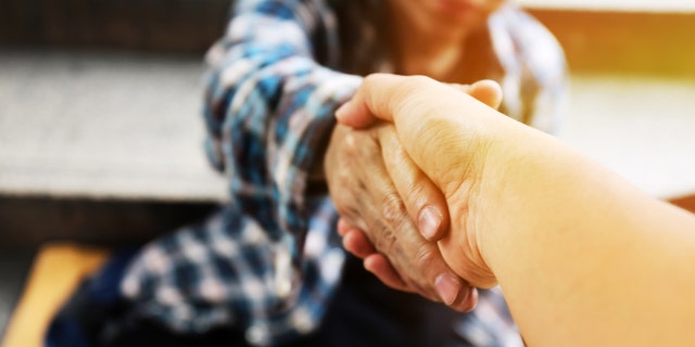 A homeless man in Texas was able to get a job and a roof over his head after a woman gave him a $100 Outback Steakhouse gift card for a meal several months ago. (iStock)