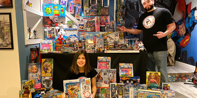 Miguel and Illiana Figueroa host ToyQuest101 (Courtesy: Miguel Figueroa)