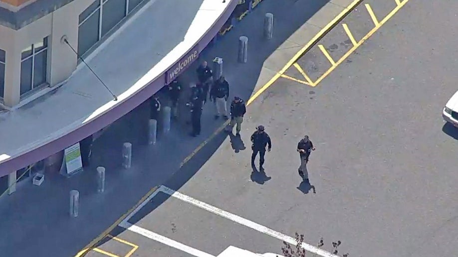 New York shooting at supermarket leaves 1 dead, 2 wounded | Fox News