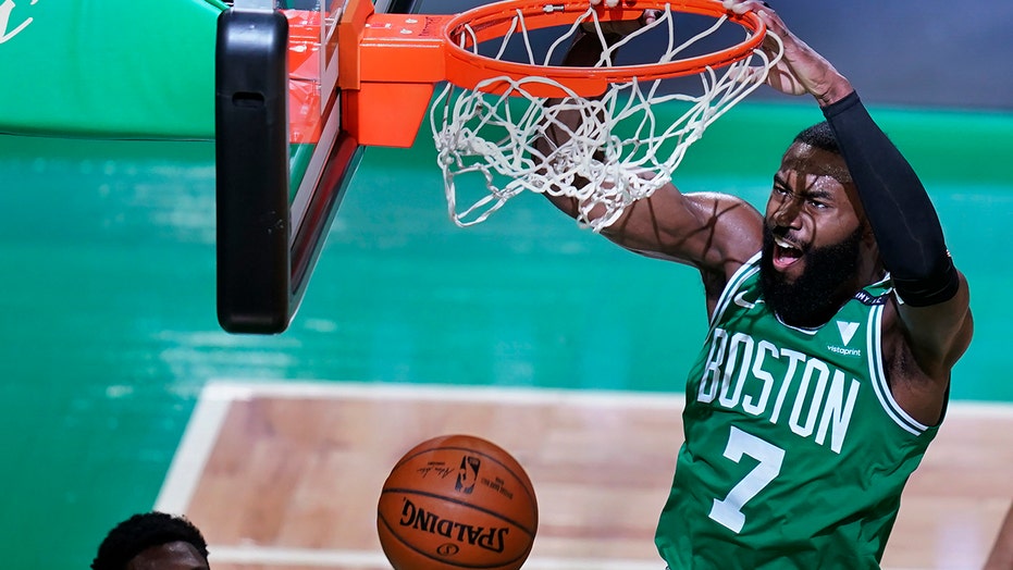 Brown scores 32, Celtics hold on for 101-99 win over Knicks