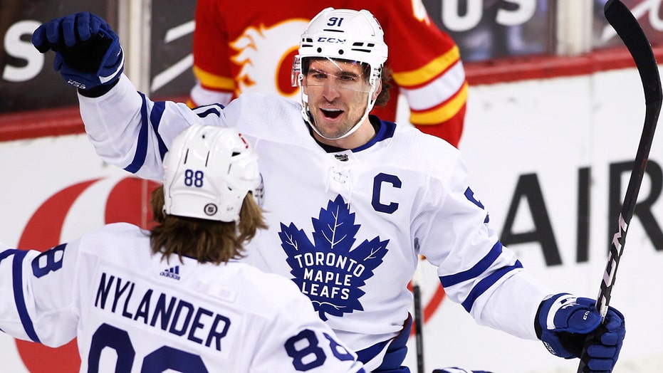 Matthews, Tavares lead Maple Leafs to 4-2 win over Flames