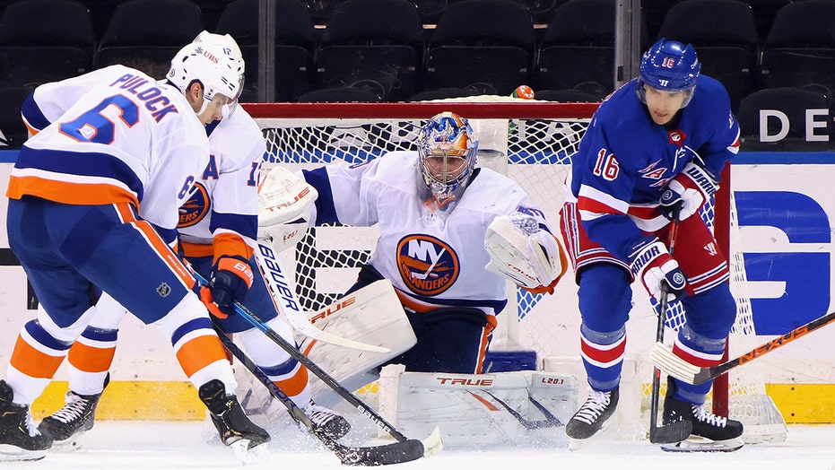 Varlamov gets 3rd shutout vs. Rangers in Islanders’ 4-0 win