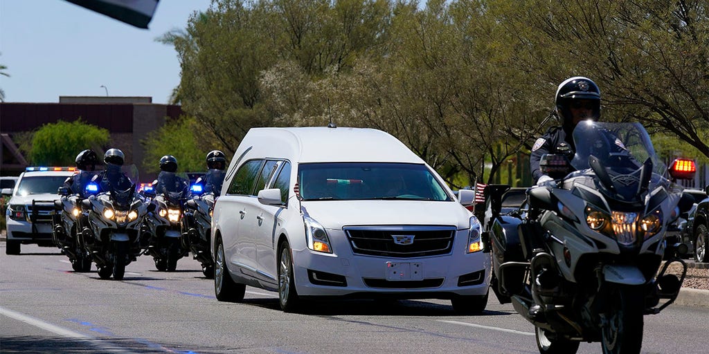 Police procession honors fallen Arizona police officer - Vimarsana News