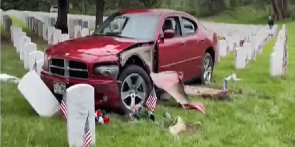 Suspected drunk Denver driver knocks over several headstones at veterans cemetery on Memorial Day - Vimarsana News