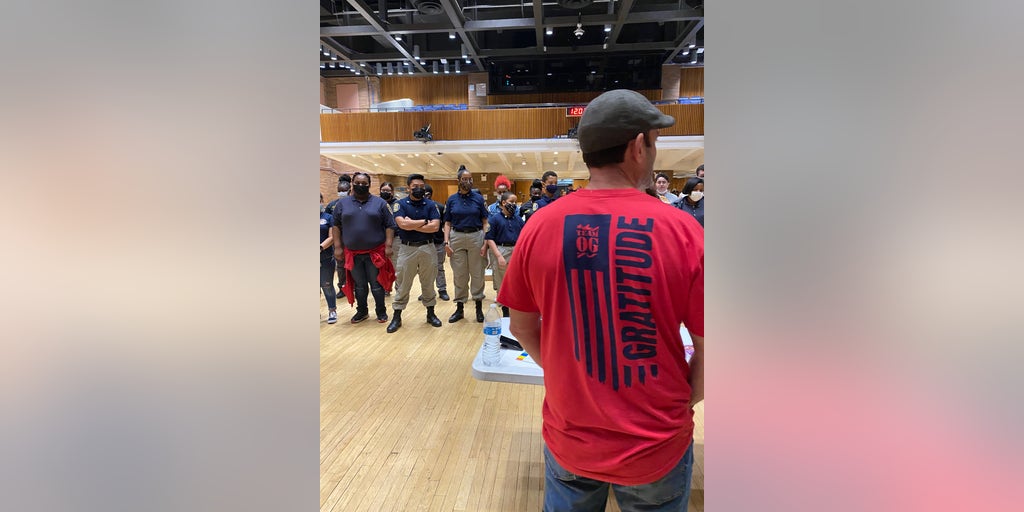 NYPD officers gifted with care packages, handwritten 'thank you' letters - Vimarsana News