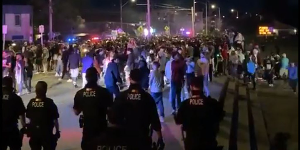 Seattle police shut down massive beach party amid fights, arrests - Vimarsana News