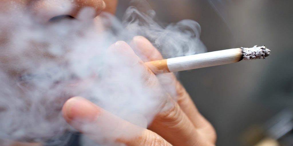 U.S. cigarette companies required to display smoking risks in stores