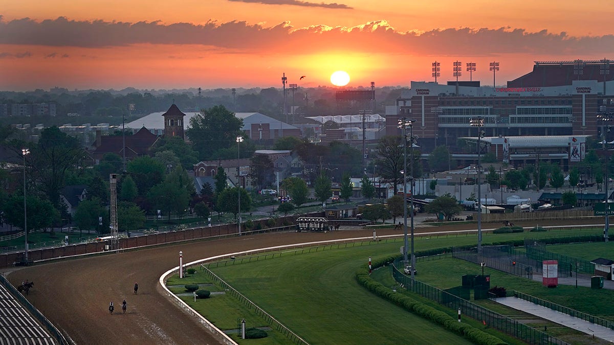 Horses at Churchill Downs